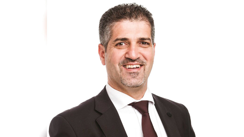 أمجد نصر: «تراكم الخصومات والرسوم دون علم المتعامل ممارسة غير مقبولة، ولا تناسب سمعة القطاع المصرفي».