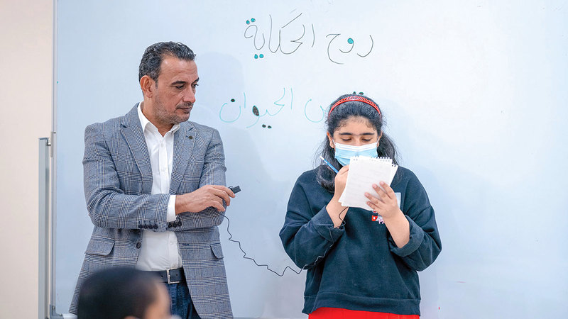 في كل عام يلتقي الرواة والحكواتيون والقوالون في الشارقة للاحتفاء بالكنوز البشرية الحية.  من المصدر