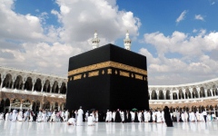 الصورة: 117 دقيقة لأداء العمرة