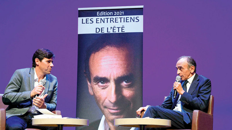 استغل زمور موقعه الإعلامي لنشر أفكاره بين الفرنسيين. أرشيفية