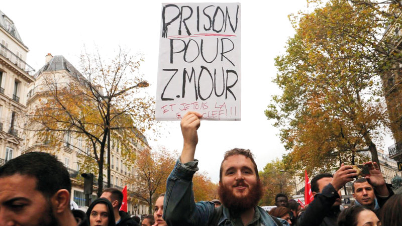 الإعلامي الفرنسي لا يخفي الكره لمواطنيه المسلمين.    ارشيفية