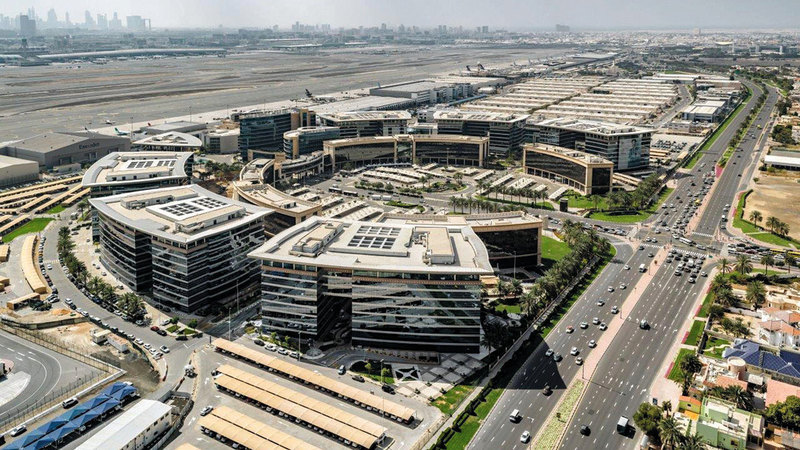 المنطقة الحُرّة في مطار دبي الدولي من المناطق التي تخضع لـ«سُلطة دبي للمناطق الاقتصادية المتكاملة».  من المصدر