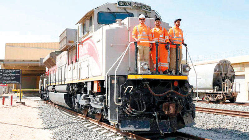 مشروع السكة الحديدية سيربط إمارات الدولة.   من المصدر