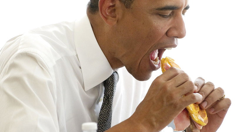 أوباما يفضّل الطعام المتبل الحار.  من المصدر