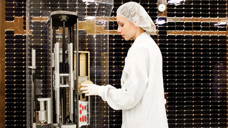 آلة الحفر الآلية.  من المصدر