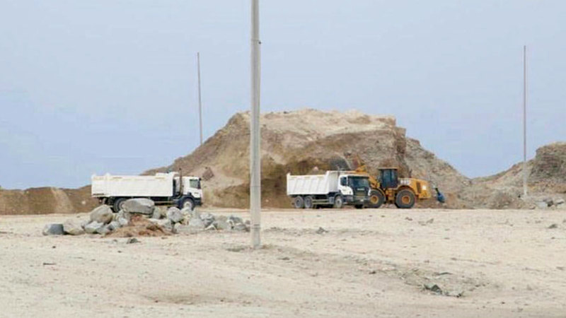 بلديات وجهات أخرى باشرت إرسال فِرَق عمل الطوارئ إلى الشواطئللاستعداد.  من المصدر