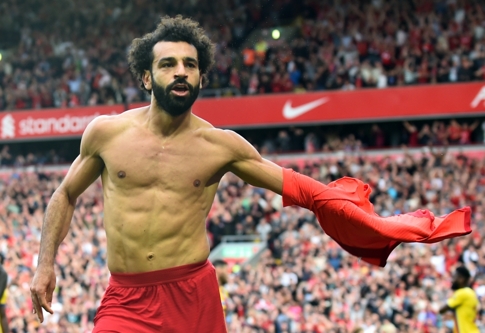 صورة محمد صلاح يرافق ميسي ونيمار في باريس سان جيرمان.. وليفربول يخالف القواعد من أجل “الفرعون المصري”