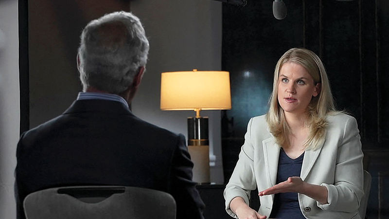 هوغن خلال مقابلتها مع شبكة «إس بي إس» تتحدث عن ممارسات «فيس بوك». أ.ف.ب