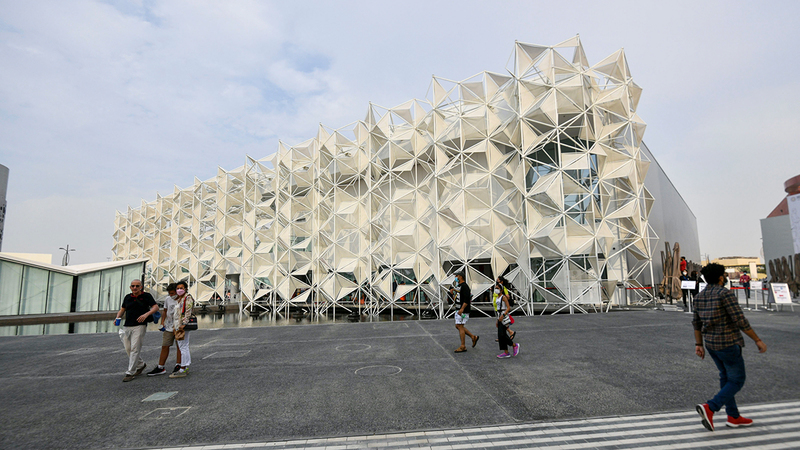 الجناح يرفع شعار «حيث تلتقي الأفكار». تصوير: أشوك فيرما