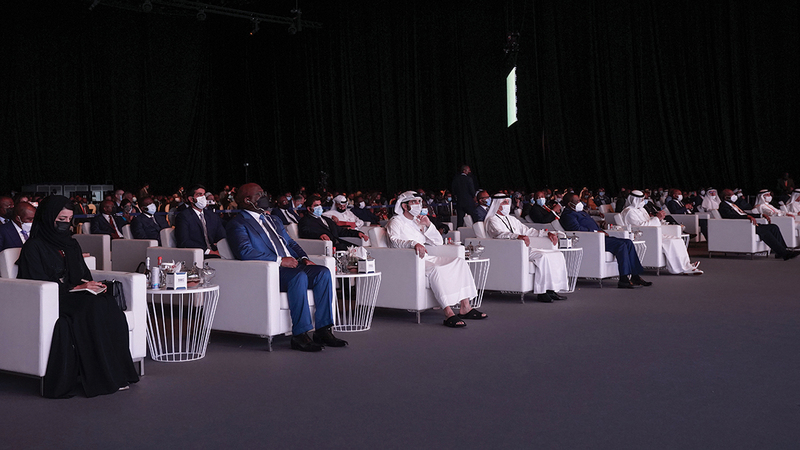 حمدان بن محمد خلال حضوره «المنتدى العالمي الإفريقي للأعمال».  من المصدر