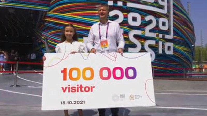 خلال احتفاء الجناح بالزائرة.  من المصدر