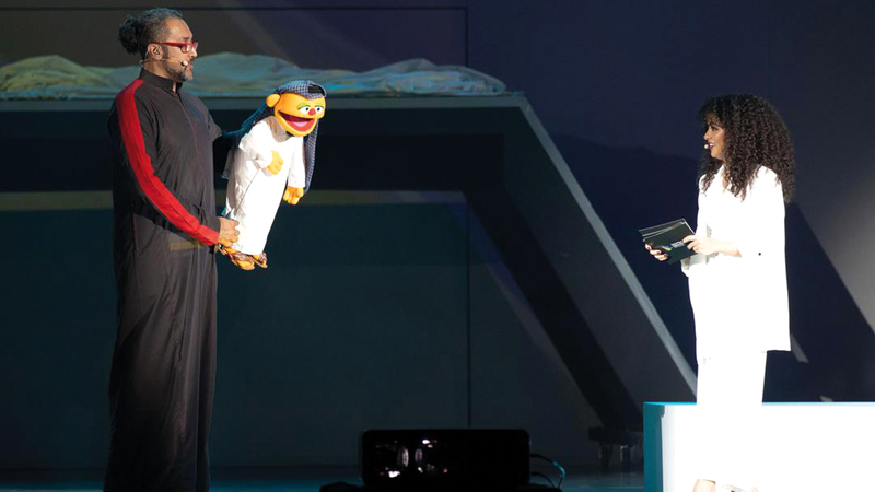 عمار قدّم مجموعة من الفقرات الكوميدية وعرضاً لتحريك الدمى.  من المصدر