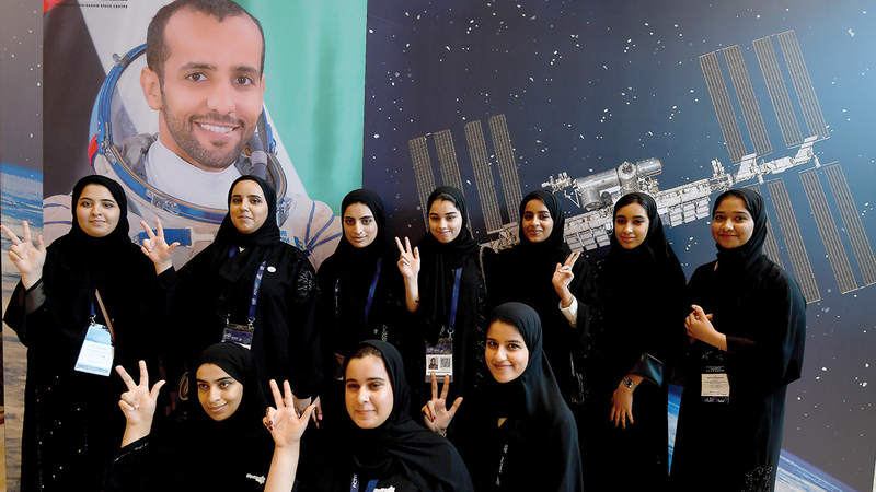 المرأة الإماراتية سجلت حضوراً لافتاً في قطاع صناعة الفضاء. تصوير: إريك أرازاس
