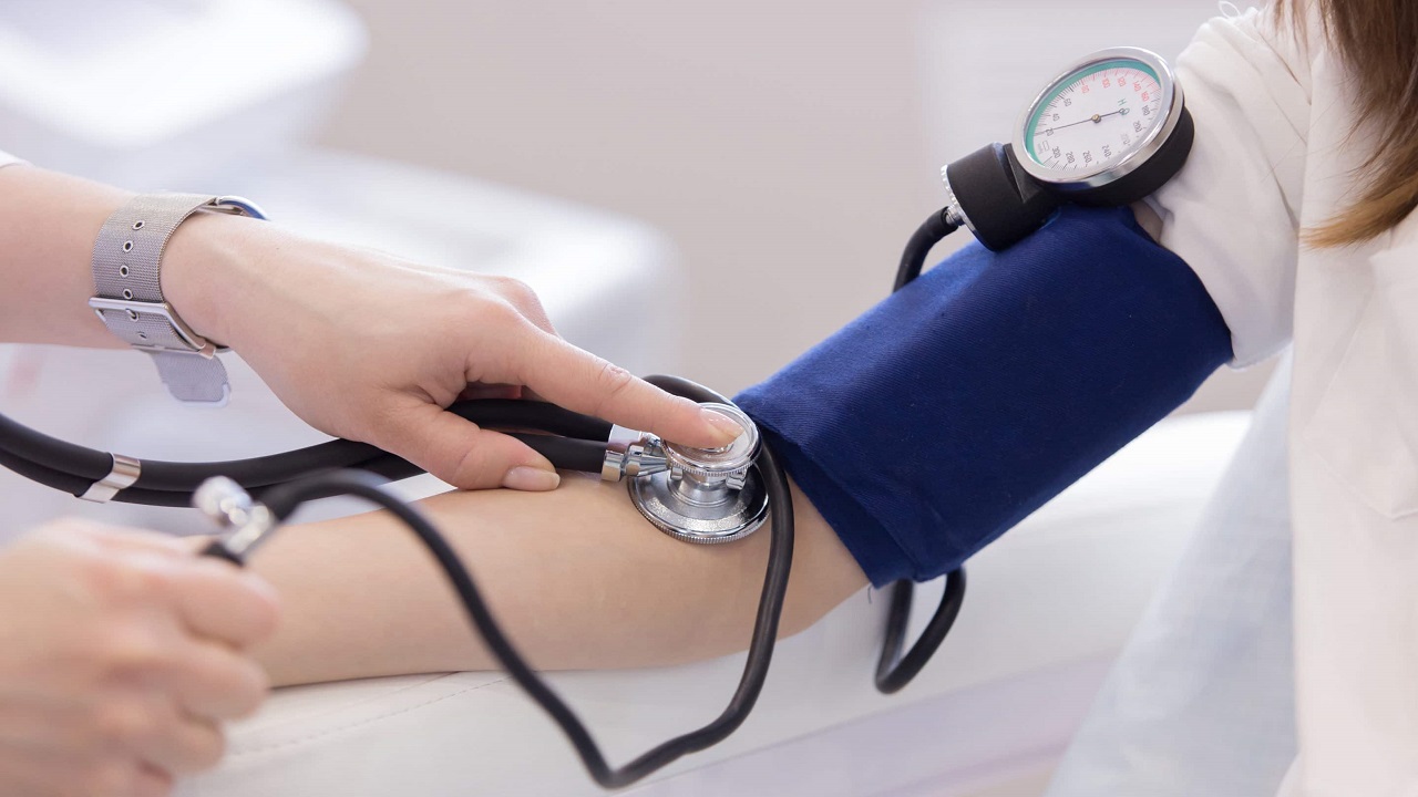 أبرز أعراض ارتفاع ضغط الدم