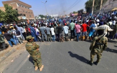 الصورة: قضاة ووكلاء نيابة في السودان ينددون بالحملة على المتظاهرين