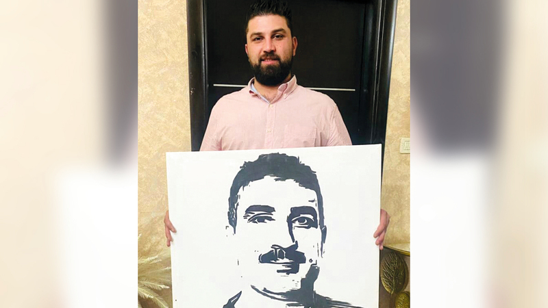 علاء حُرم من والده الأسير أيمن الشرباتي منذ الطفولة. 	 الإمارات اليوم