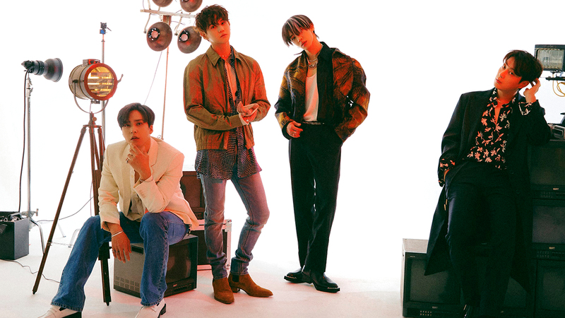 «هايلايت» ظهر للمرة الأولى في عام 2009 باسم «بيست» وحظي بشهرة عالمية.   من المصدر