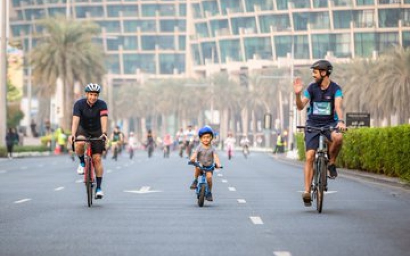 الصورة: دبي تبهر العالم.. 33 ألف مشارك في تحدي الدراجات الهوائية (فيديو)