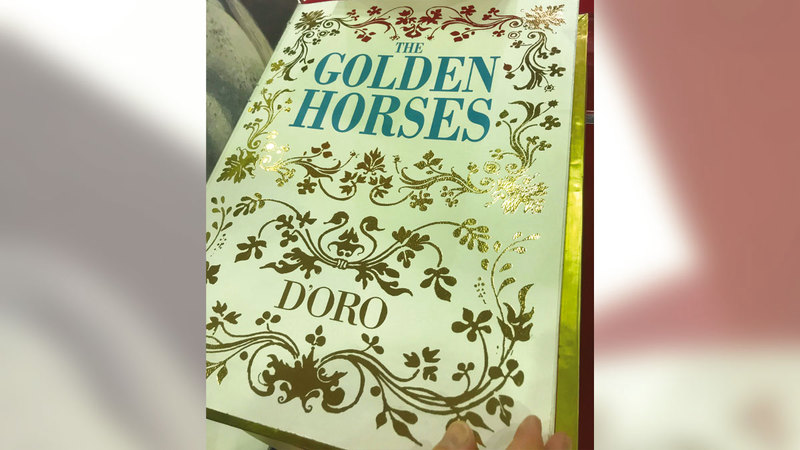 الكتاب يتعرض لحكايا ثلاثة أنواع من الأحصنة العربية.   من المصدر