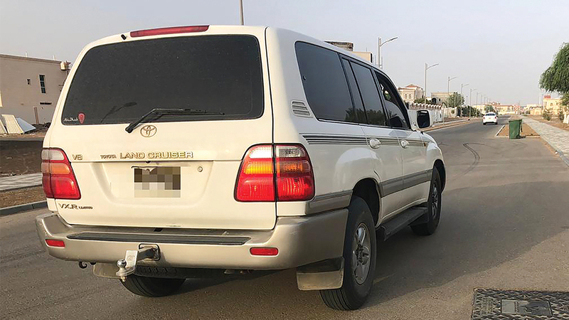 مركبة أحدثت إزعاجاً في إحدى المناطق وضبطتها شرطة أبوظبي. من المصدر