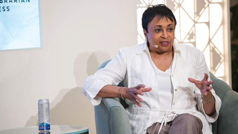 كارلا هايدن: «القراءة تشبه عضلات الجسم، بحاجة إلى تدريب مستمر لتصبح جزءاً من حياتنا».