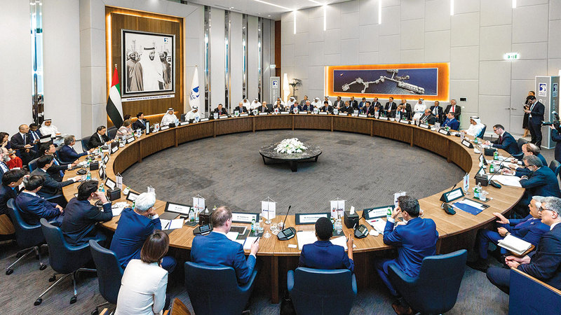 ملتقى أبوظبي للرؤساء التنفيذيين يوفر منصة لإجراء حوار رفيع المستوى بين مسؤولي قطاع الطاقة العالمي.   من المصدر
