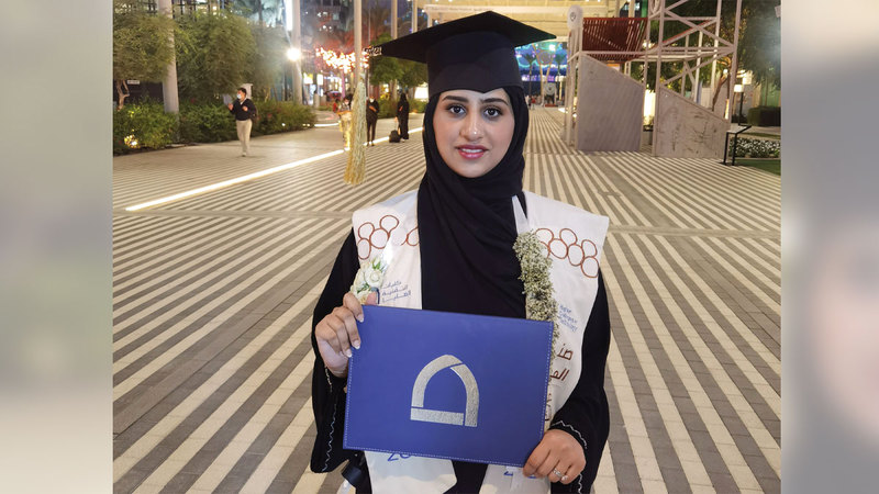 علياء خالد العبيدلي: «التخرج في قلب (إكسبو) يمنحنا بارقة أمل كبيرة في المستقبل».