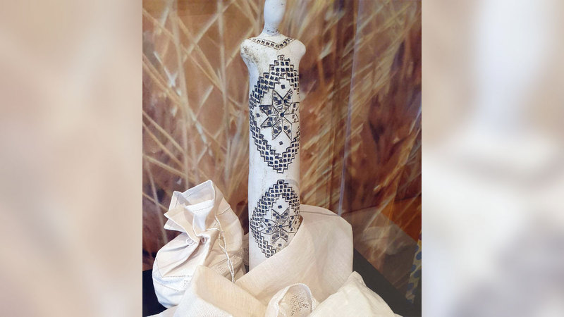 مطرّزات قرية ليفكارا.	 من المصدر