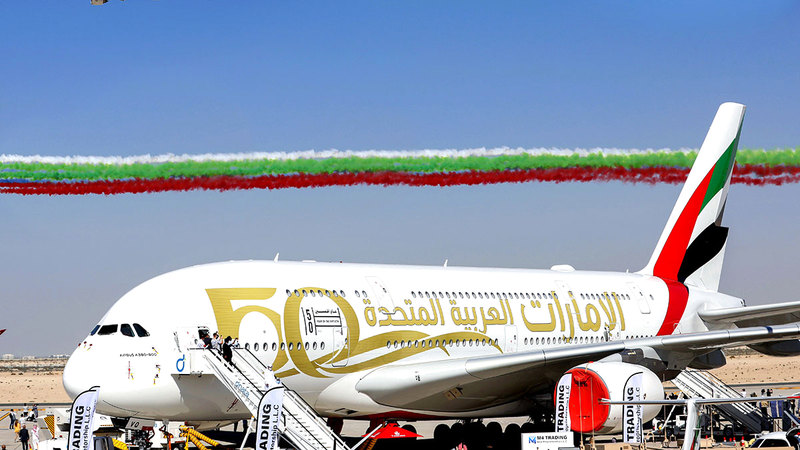 الناقلة عرضت أحدث طائراتها من طراز «A380» بتقسيم الدرجات الأربع.    من المصدر