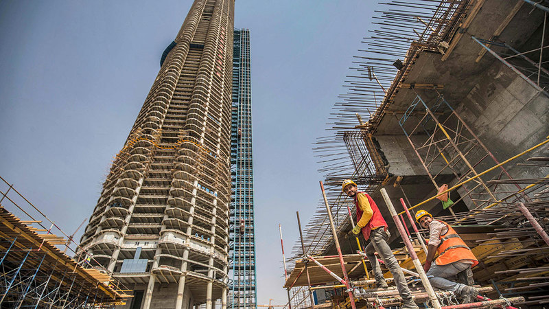 المدينة تراعي حداثة المدن العصرية وتضم مجموعة من ناطحات السحاب على شاكلة «ايكونيك تاور». أ.ف.ب