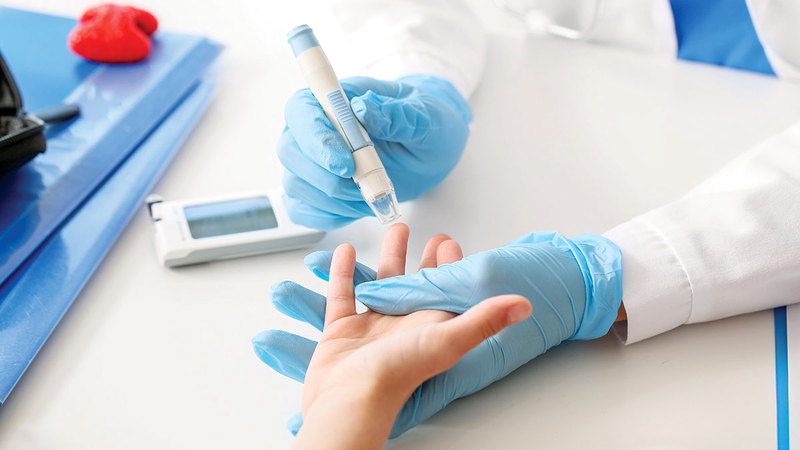 «صحة» توفر أحدث التقنيات لعلاج مرضى السكري.  من المصدر