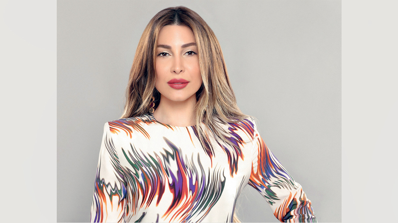 الفنانة يارا: «منذ اللحظة التي دخلت فيها إلى (إكسبو دبي)، وأنا أشعر بالانبهار من كل ما أراه من حولي».