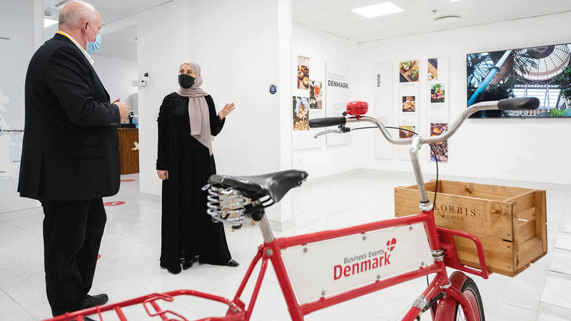 عهود الرومي تزور جناح مملكة الدنمارك في «إكسبو 2020 دبي».   وام