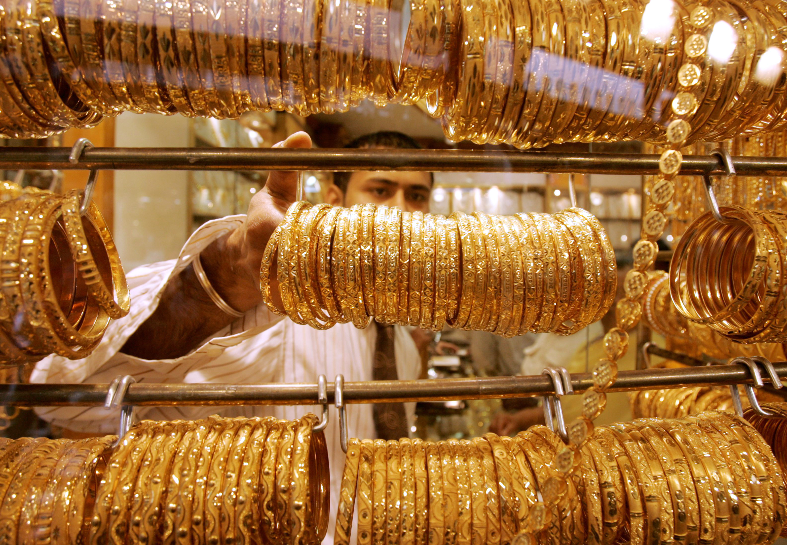 Магазины принимающие золото. Золото Марокко. Турецкий золотой рынок. Золотой рынок в Шардже. Иордания золотой рынок.