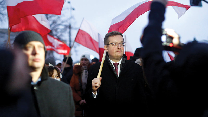 يمينيون متطرفون في مظاهرة للدفاع عن الحدود البولندية.   رويترز