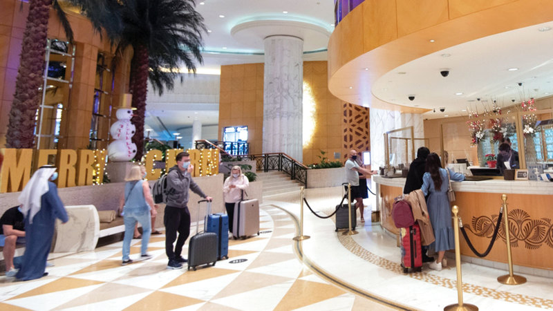 فنادق في دبي سجلت أرقاماً أفضل من مستويات ما قبل الجائحة بكثير.   تصوير: أحمد عرديتي