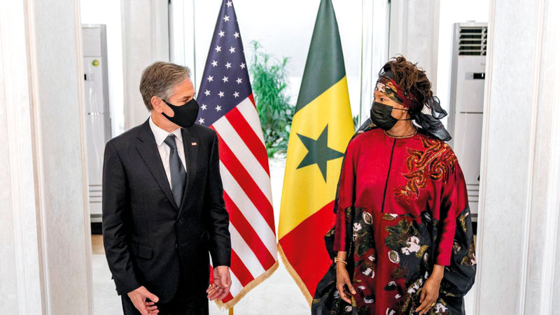 بلينكن مع وزيرة خارجية السنغال إيساتا تول سال.   أرشيفية