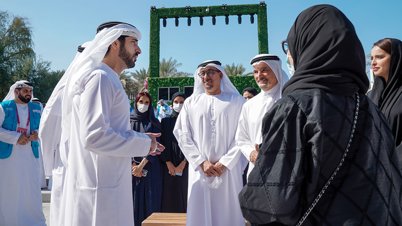 حمدان بن محمد خلال حضوره حفل تكريم  600 من المتطوّعين في إمارة دبي.     وام
