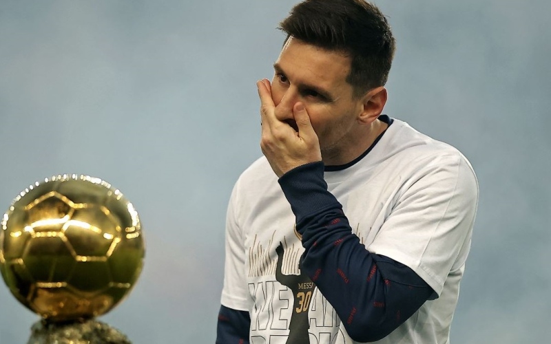 الصورة: نجل ميسي يحرج والده بسؤال عن الكرة الذهبية الـ7.. ورد غير متوقع من النجم الأرجنتيني (فيديو)