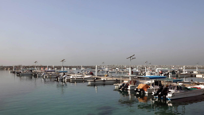 الرخصة القديمة لقوارب النزهة لم تحدد مواقف مرقمة لها في الموانئ.  من المصدر