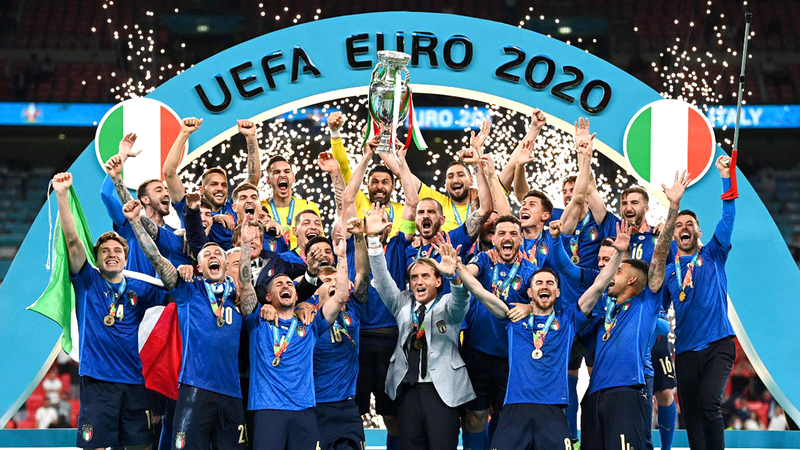 إيطاليا تنافس الأرجنتين والبرازيل وفرنسا والمغرب على لقب أفضل منتخب وطني لعام 2021.    من المصدر