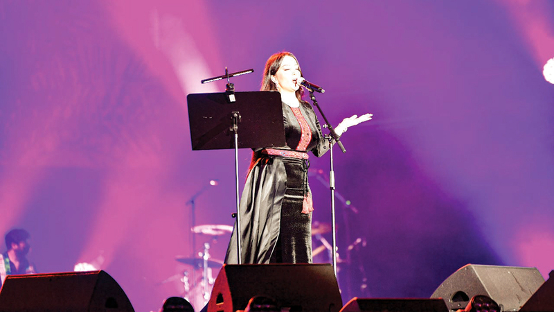 منال موسى وجّهت رسالة محبة للجمهور، متمنية لهم ولفلسطين كل السعادة والسلام.