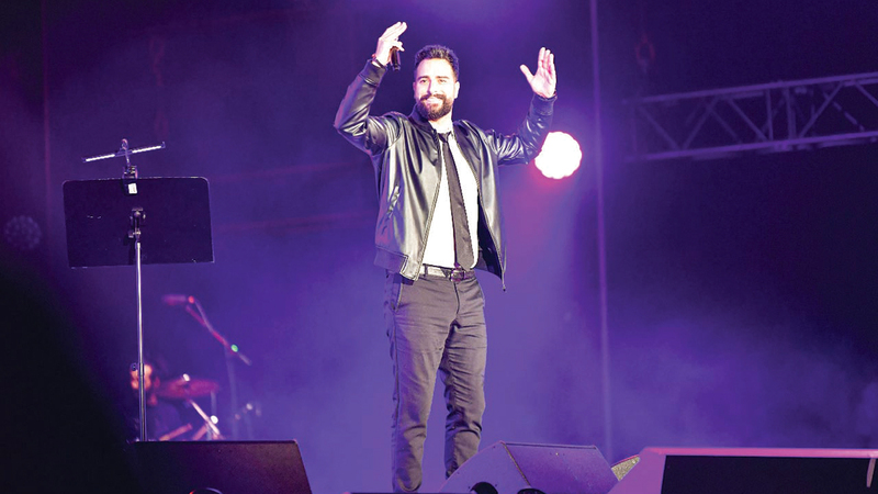 طوني قطان أشعل الحنين بأغانيه الوطنية والتراثية، التي أداها بصوته الشجي.