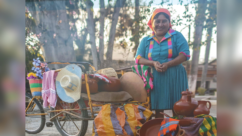 النساء في هندوراس يرتدين المنديل التقليدي.  (نقلا عن صور الجناح)