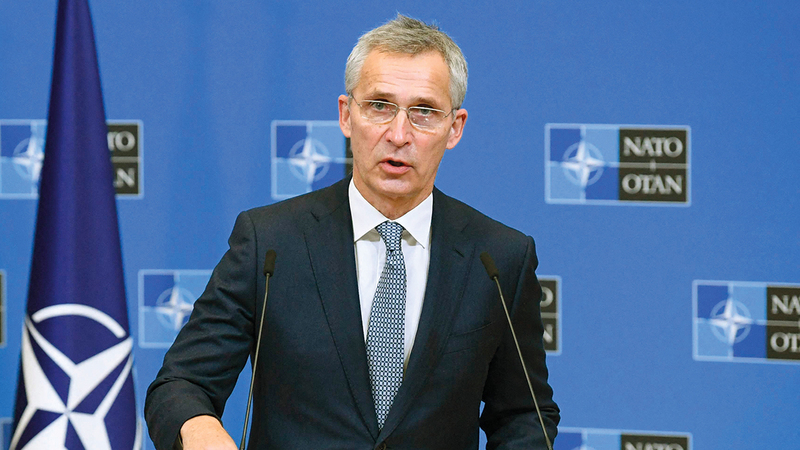 ستولتنبرغ: أوكرانيا تشغلنا عن ما سواها.   أ.ب