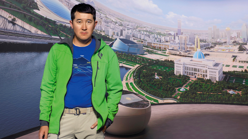 زهومايف شارك في احتفالات بلاده بيومها الوطني في «إكسبو 2020 دبي».                من المصدر