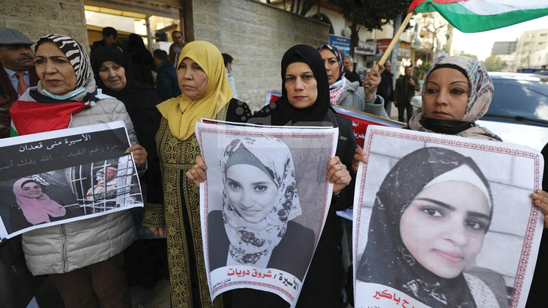 حادثة عزل الأسيرات أثارت ردود فعل غاضبة.   الإمارات اليوم