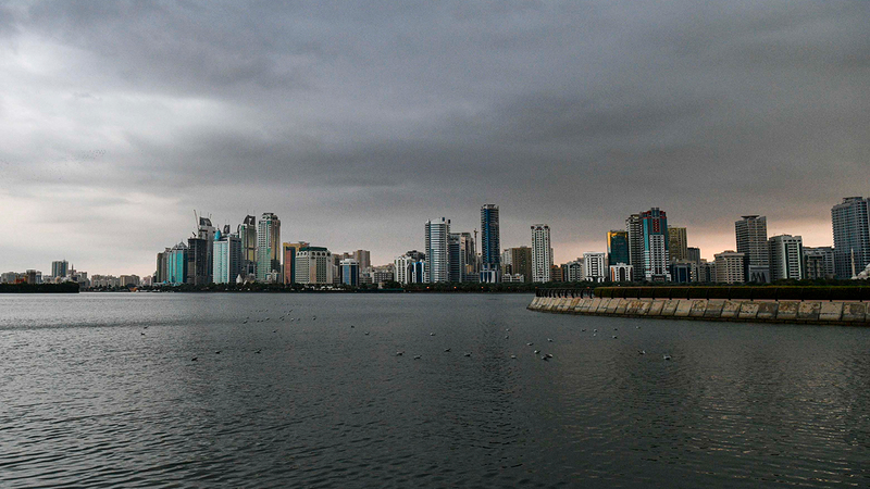 «الأرصاد» يتوقّع سحباً ركامية مصحوبة بسقوط أمطار.   تصوير: أشوك فيرما