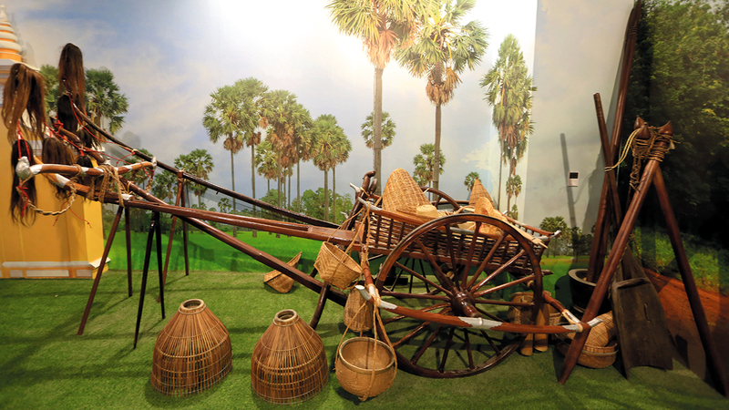 الجناح يوفر معلومات حول تطوّر قطاع السياحة في كمبوديا.   تصوير: نجيب محمد