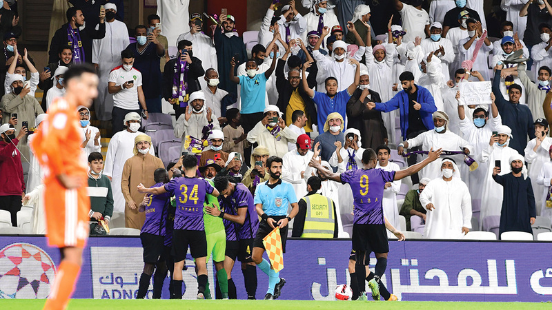 العين يتصدر الدوري بفارق كبير عن أقرب منافسيه.    من المصدر